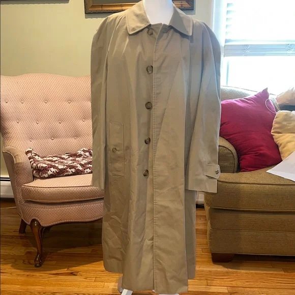 Burberry Tan Trench Coat for Men - Picture 1 of 9